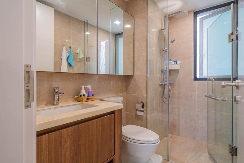 KINGSFORD WATERBAY Condominium For Sale, $1,628,888, 3 Bed 2 Bath 1,023 sqft $1,592.00 psf