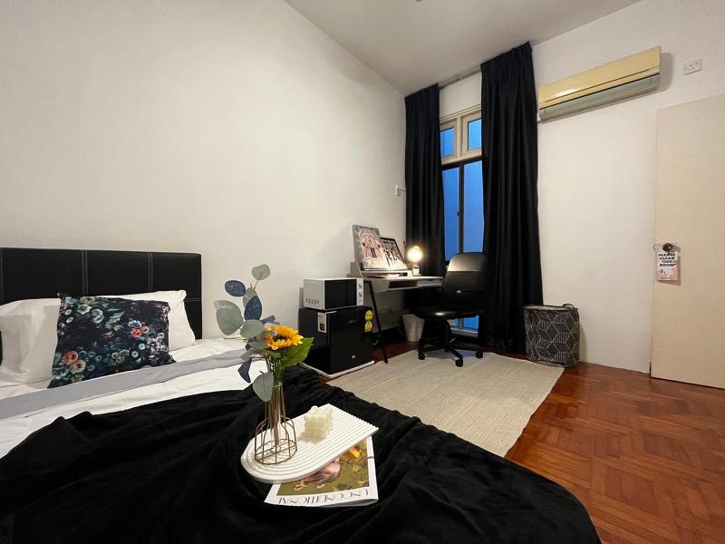 Charming Garden Condominium For Sale, $3,800,000, 6 Bed 3 Bath 1,810 sqft $2,099.00 psf