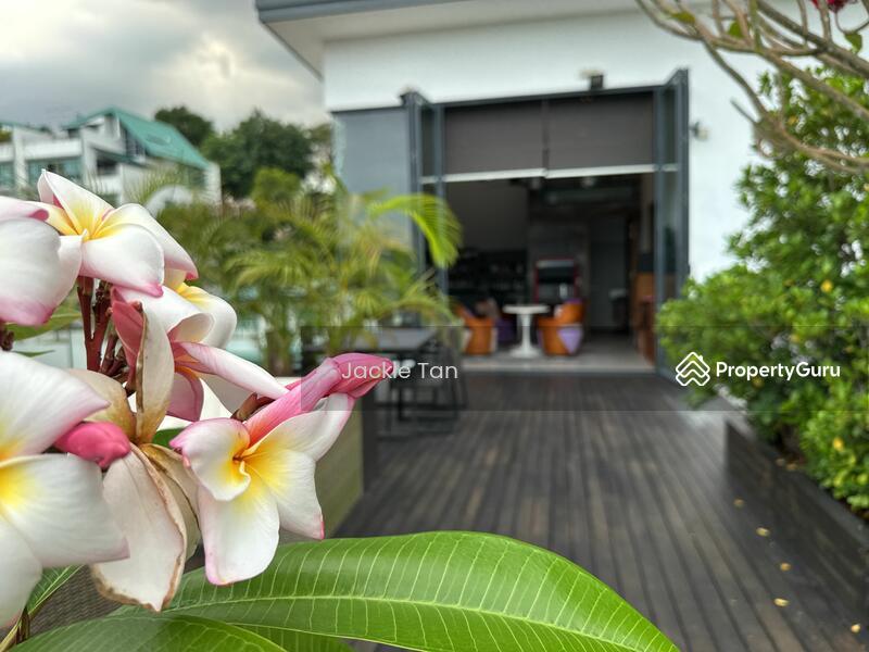 Must View, 9247 Sqft of Luxury Living