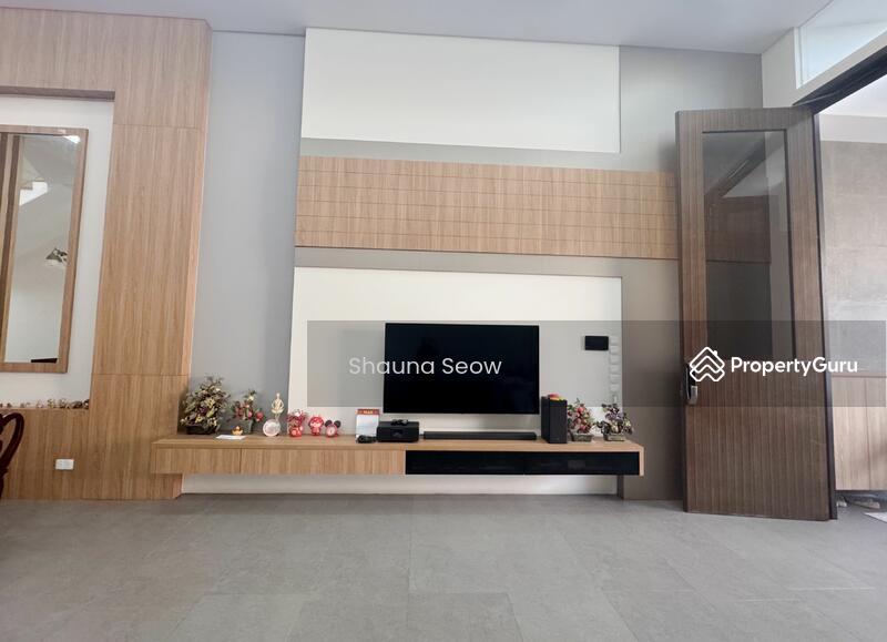 Rare Spacious Inter-Terrace  6 Generous Bedrooms