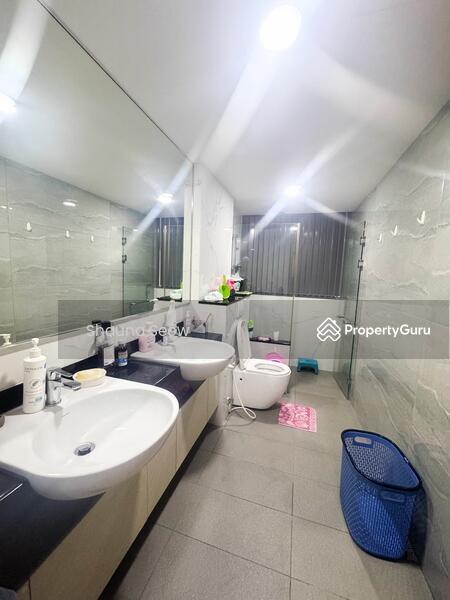 Rare Spacious Inter-Terrace  6 Generous Bedrooms