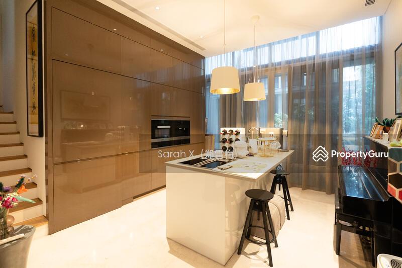 Condominium - Cluster House for Sale: Holland, D10, 276679