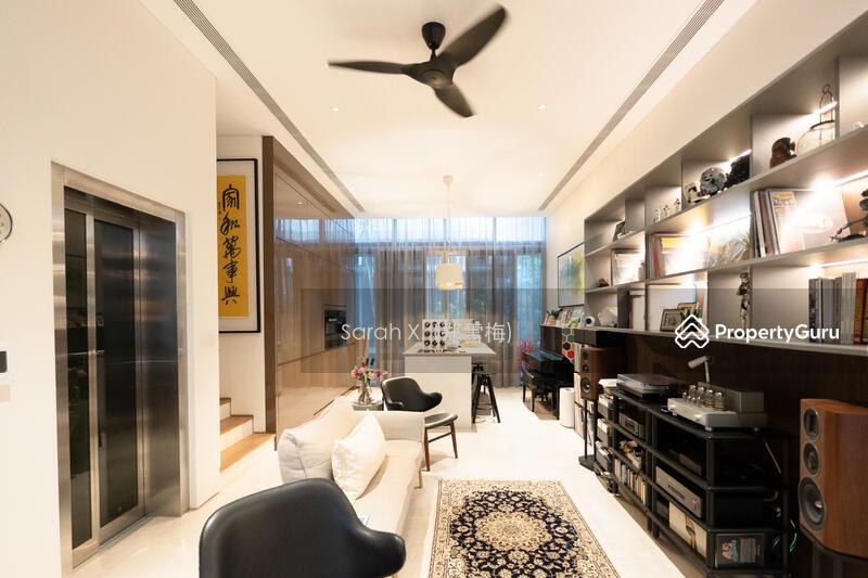 Condominium - Cluster House for Sale: Holland, D10, 276679
