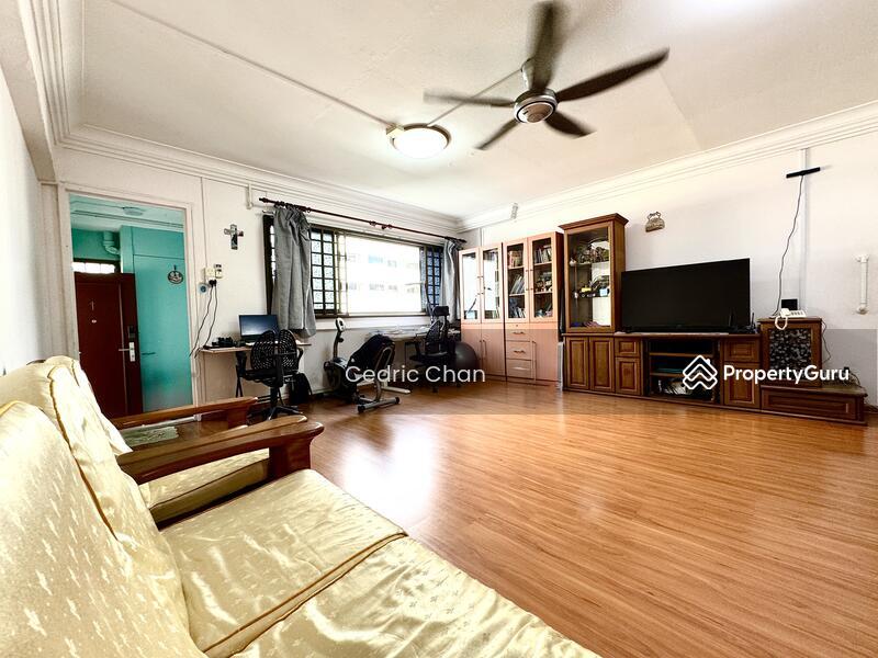 Prop-GPT: HDB Flat: D27 Yishun 304 Yishun Central