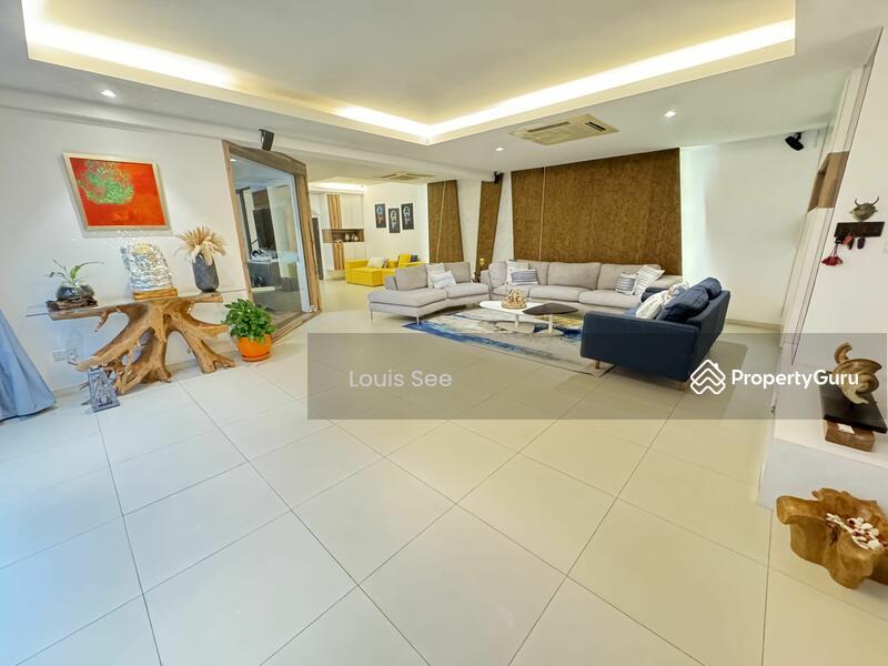 Prop-GPT: Semi-Detached: D15  Mayfield Avenue