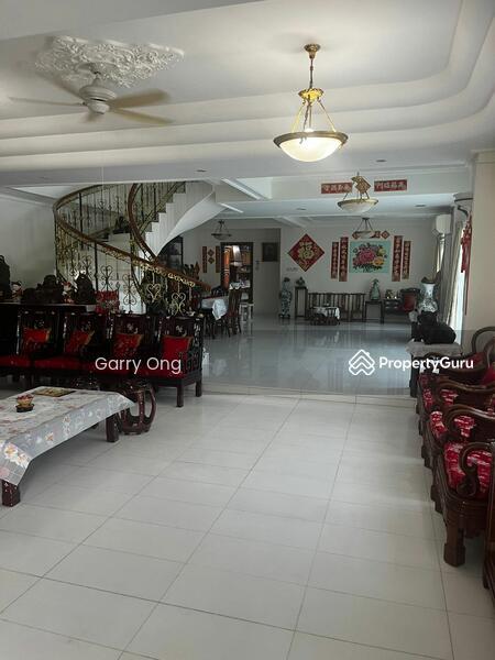 8 mins walk to i12Rare Huge SemiD