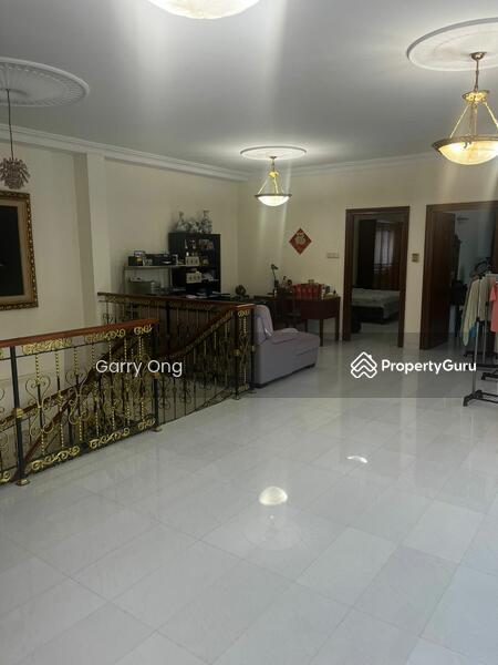 8 mins walk to i12Rare Huge SemiD