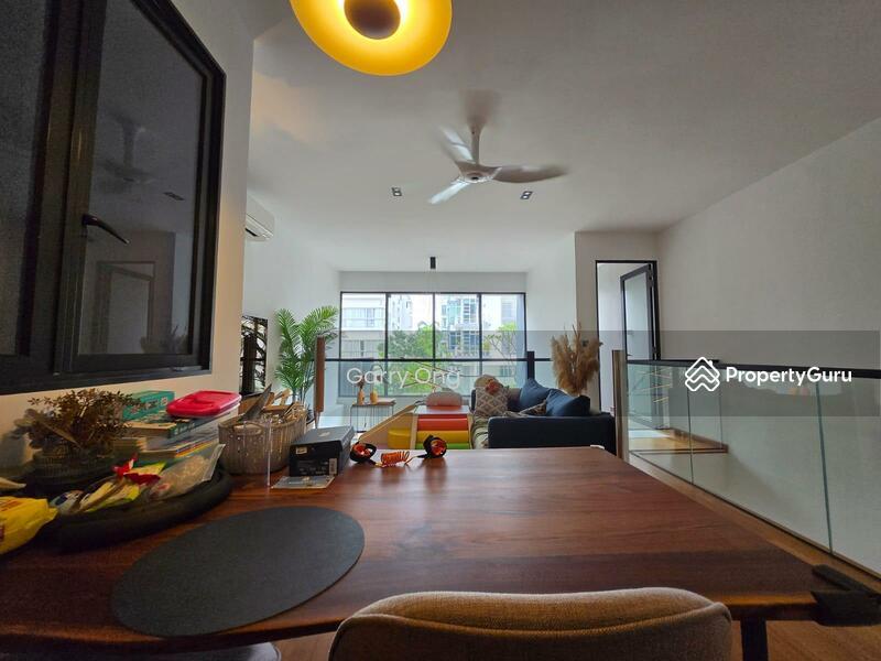 Almost Brand New Terrace! Move In Condition  Garry 97772037