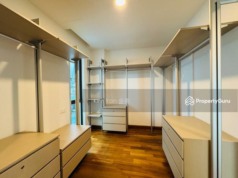 Refurbished Bungalow, 4 levels with Lift, swimming pool, Park 3 cars inside