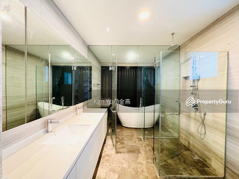 Refurbished Bungalow, 4 levels with Lift, swimming pool, Park 3 cars inside