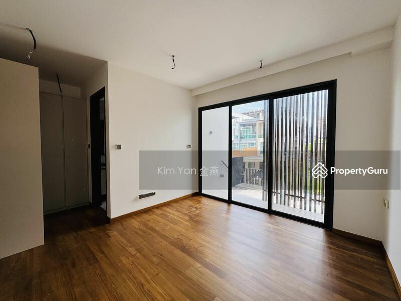 Brand New & Freehold Semi-D, 4 levels with Lift, Swimming Pool, 6+1 bedrooms