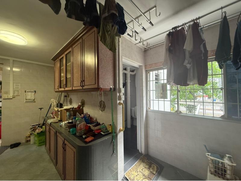 415 Jurong West Street 42 HDB Apartment For Sale, $630,000, 3 Bed 2 Bath 1,431 sqft $440.00 psf