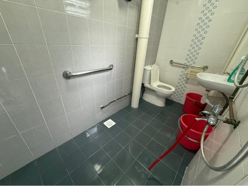 415 Jurong West Street 42 HDB Apartment For Sale, $630,000, 3 Bed 2 Bath 1,431 sqft $440.00 psf