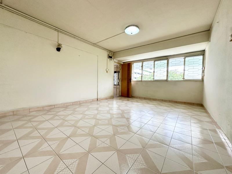 HDB Apartment for Sale: Tampines, D18, 521107