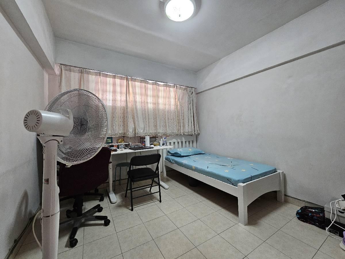HDB Apartment for Sale: Yishun, D27, 760610