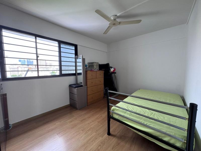 182 Bukit Batok West Avenue 8 HDB Apartment For Sale, $530,000, 3 Bed 2 Bath 1,001 sqft $529.00 psf