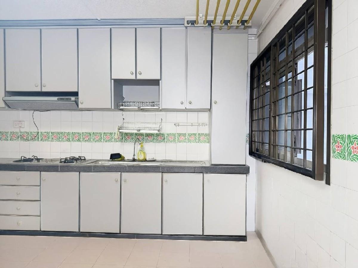 50 Lorong 5 Toa Payoh HDB Apartment For Sale, $880,000, 4 Bed 2 Bath 1,335 sqft $659.00 psf