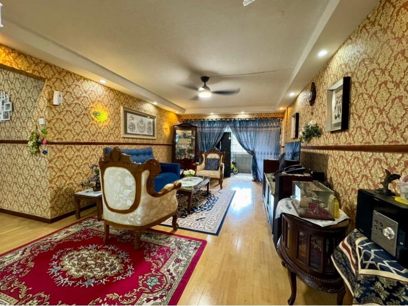 Prop-GPT: HDB Apartment: D19 Serangoon 216 Serangoon Avenue 4