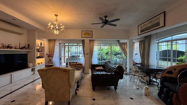 Greenwood Avenue Semi-Detached House For Sale, $8,500,000, 4 Bed 4 Bath 3,200 sqft $3,542.00 psf