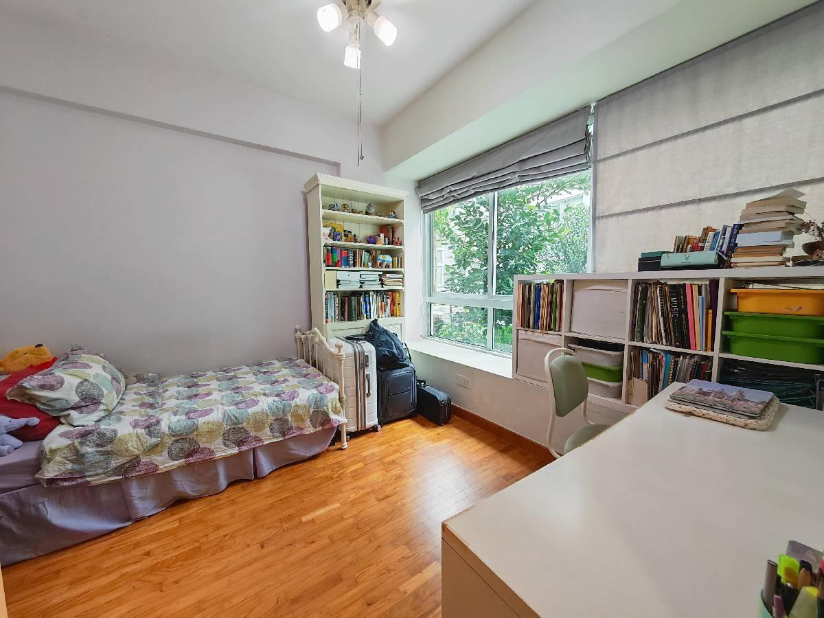 The Stellar Condominium For Sale, $2,470,000, 3 Bed 3 Bath 1,324 sqft $1,866.00 psf