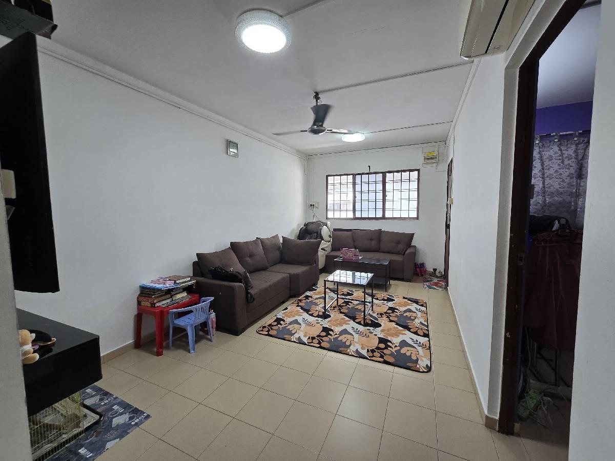 Blk 250 Bangkit Road
250 Bangkit  HDB Apartment For Sale, $480,000, 2 Bed 2 Bath 797 sqft $602.00 psf