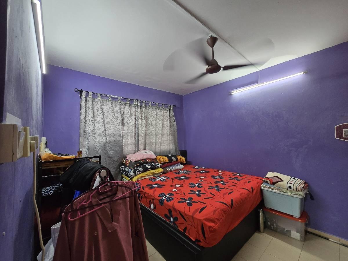 Blk 250 Bangkit Road
250 Bangkit  HDB Apartment For Sale, $480,000, 2 Bed 2 Bath 797 sqft $602.00 psf