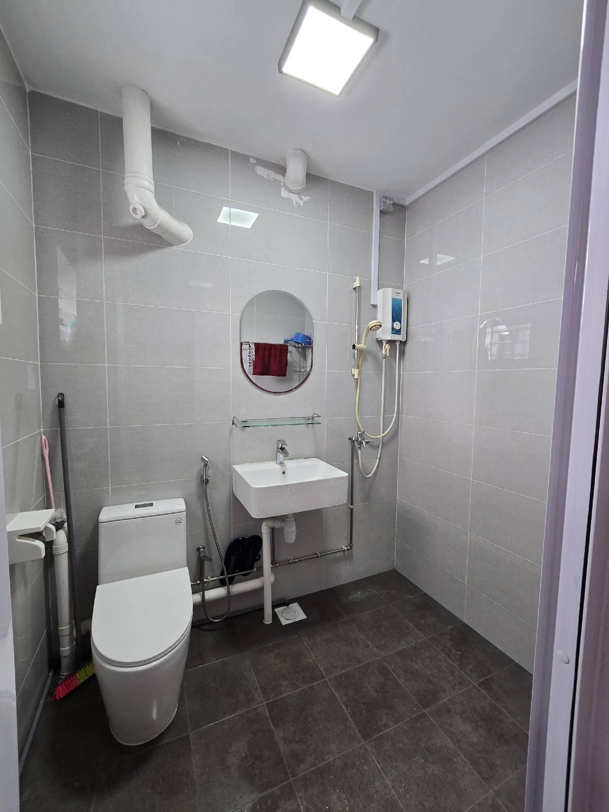 Blk 250 Bangkit Road
250 Bangkit  HDB Apartment For Sale, $480,000, 2 Bed 2 Bath 797 sqft $602.00 psf