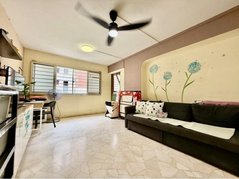 950 Jurong West Street 91 HDB Apartment For Sale, $500,000, 3 Bed 2 Bath 1,130 sqft $442.00 psf