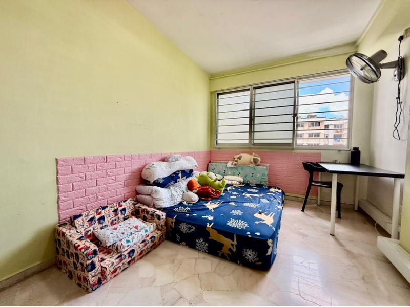 950 Jurong West Street 91 HDB Apartment For Sale, $500,000, 3 Bed 2 Bath 1,130 sqft $442.00 psf