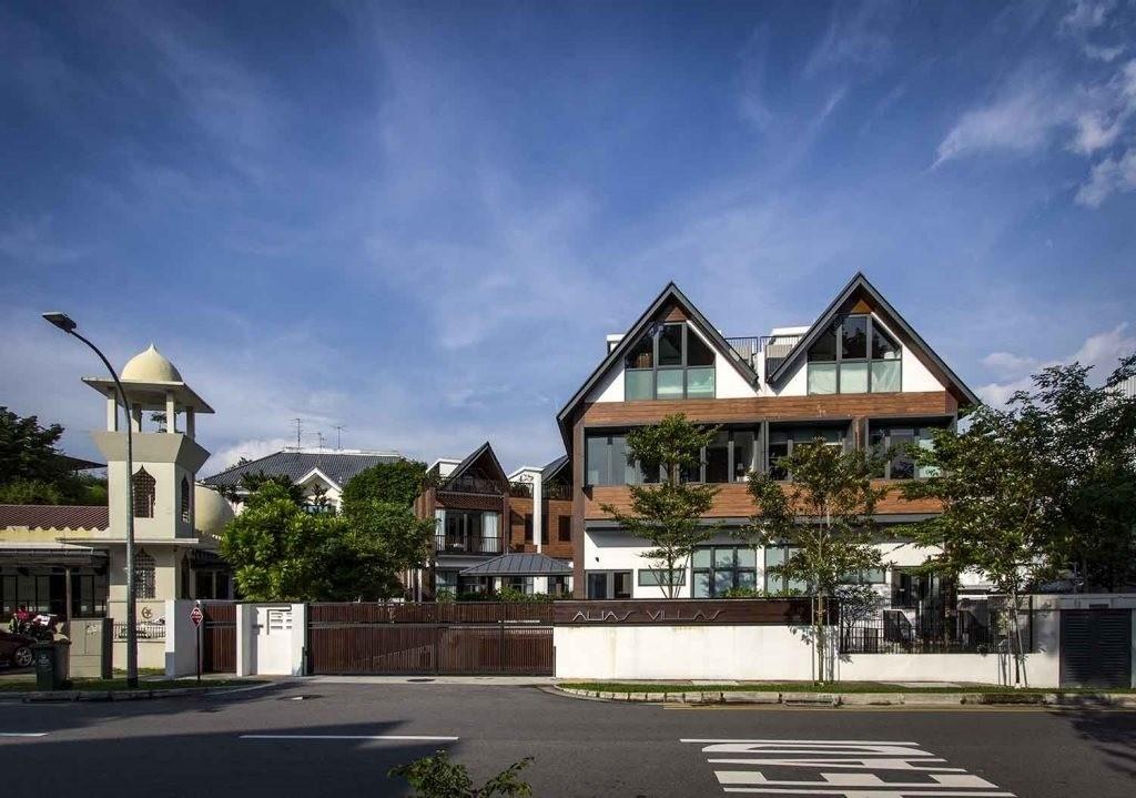 ALIAS VILLAS  For Sale, $4,570,000, 5 Bed 5 Bath 3,229 sqft $1,415.00 psf