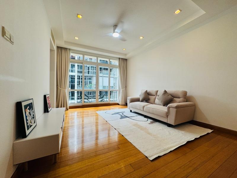 Prop-GPT: Apartment: D09  Robertson 100