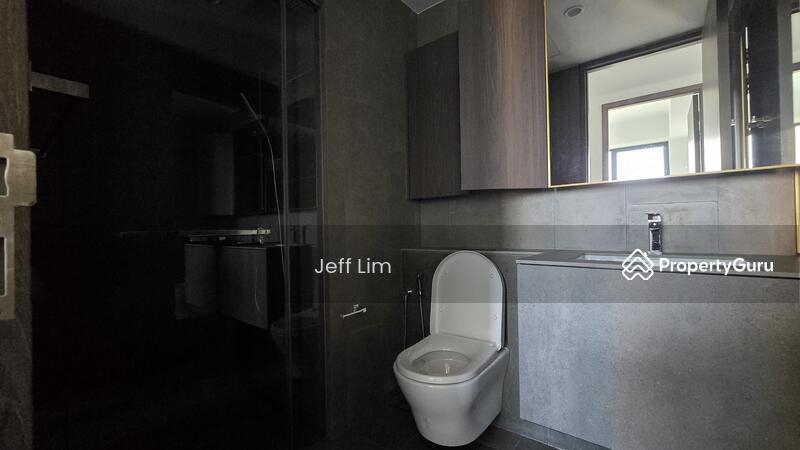 Condominium for Sale: Middle Road, D07, 188105