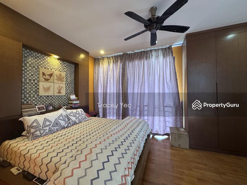 Rare, 3 Storey Semi-D with basement, 8mins walk to MRT