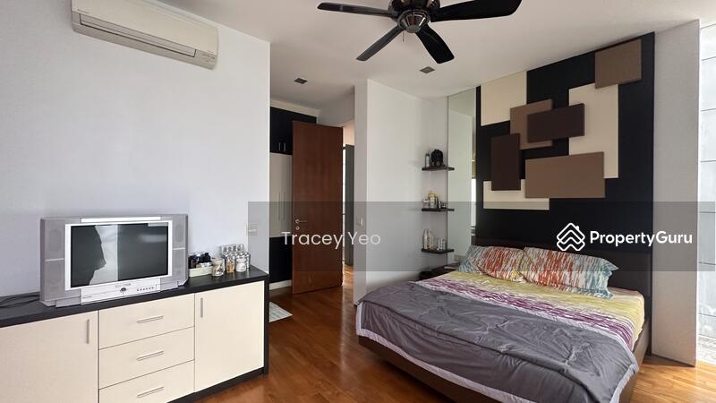 Rare, 3 Storey Semi-D with basement, 8mins walk to MRT
