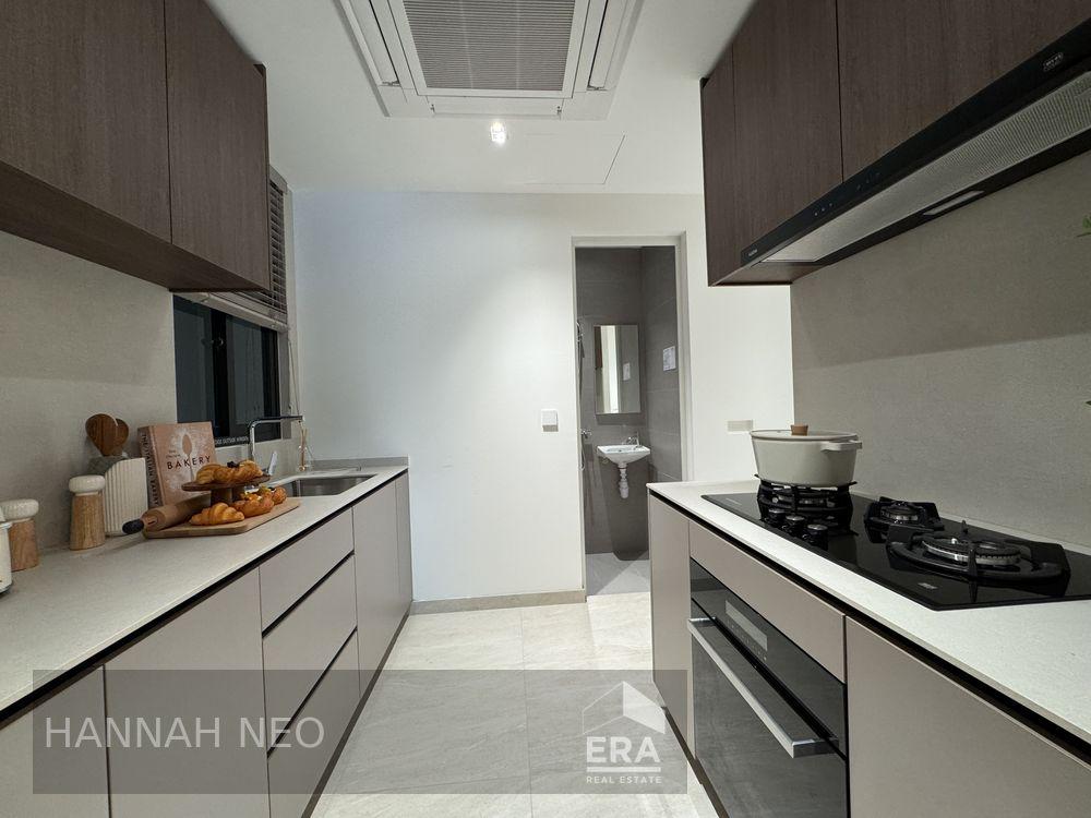 Condominium for Sale: Plantation Close, Tengah, D24, 690096