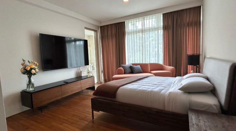 THE BOTANIC ON LLOYD Condominium For Sale, $3,700,000, 3 Bed 3 Bath 1,593 sqft $2,323.00 psf