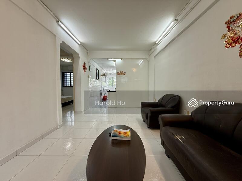 Prop-GPT: HDB Flat: D16 Bedok 537 Bedok North Street 3