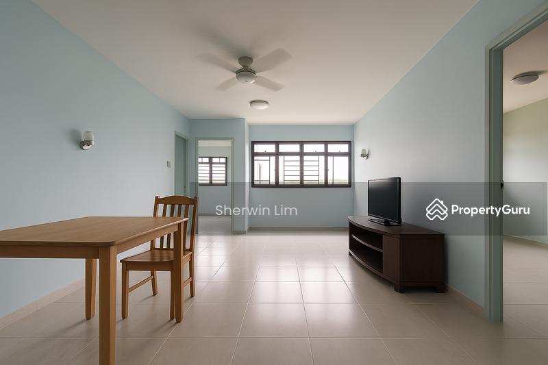 Prop-GPT: HDB Flat: D27  589C Montreal Drive