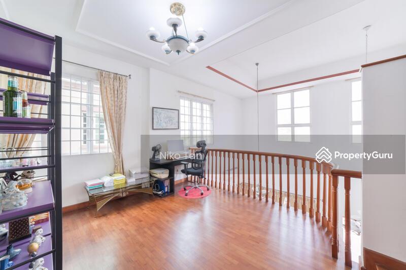 Semi-Detached for Sale: Bukit Batok, D23, 658000