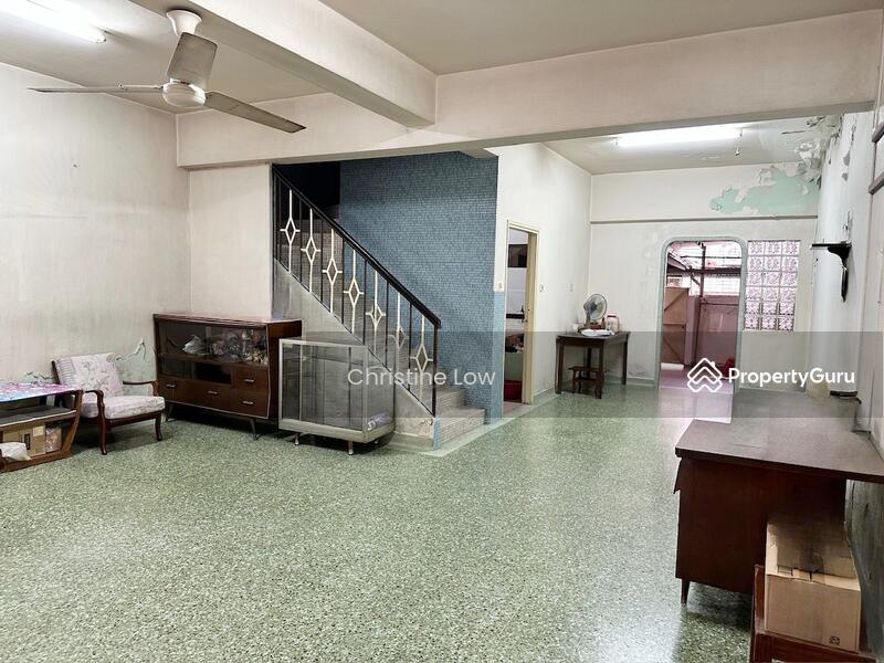 Prop-GPT: Terrace: D13 Macpherson D13 Freehold Macpherson Road Original Terrace Good for A&A/Rebuild