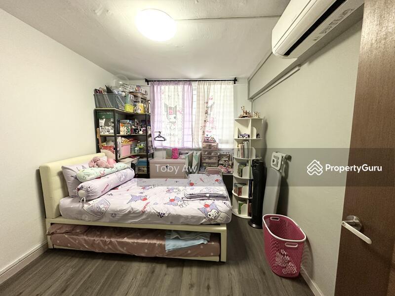 HDB Flat for Sale: Hougang, D19, 530677