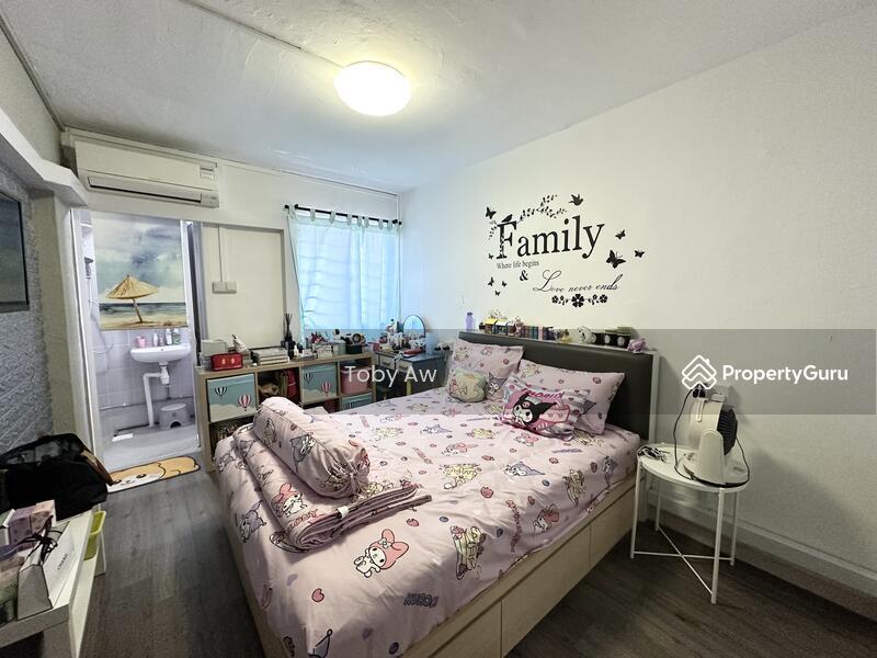 HDB Flat for Sale: Hougang, D19, 530677