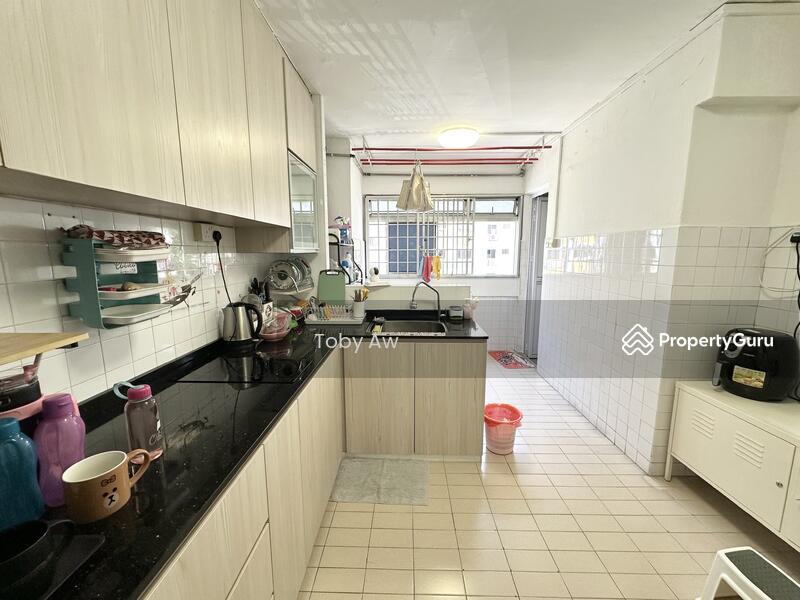 HDB Flat for Sale: Hougang, D19, 530677