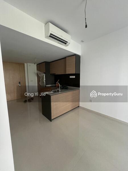 Prop-GPT: Condominium: D23 Hillview Midwood