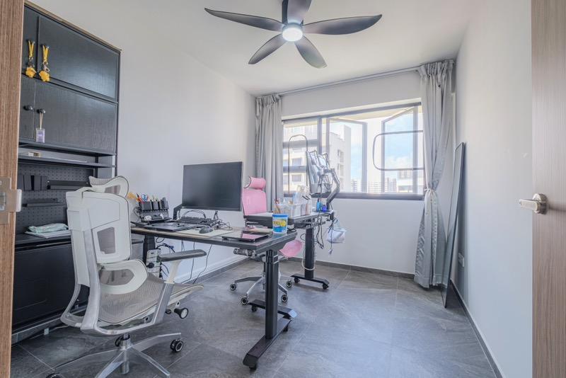 463A Bukit Batok Street 41 HDB Apartment For Sale, $908,000, 3 Bed 2 Bath 1,216 sqft $747.00 psf