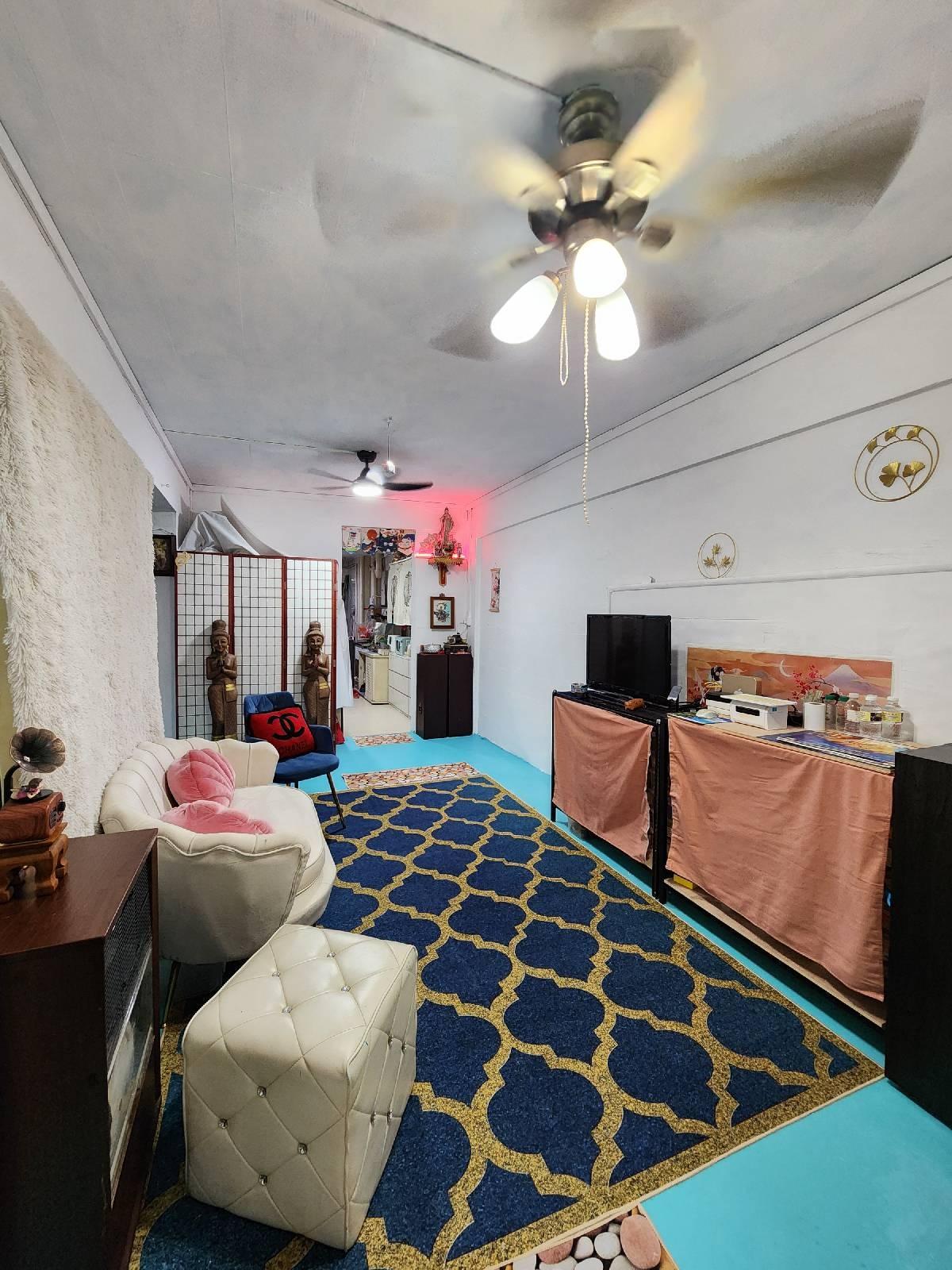 Prop-GPT: HDB Apartment: D27 Yishun 711 Yishun Avenue 5