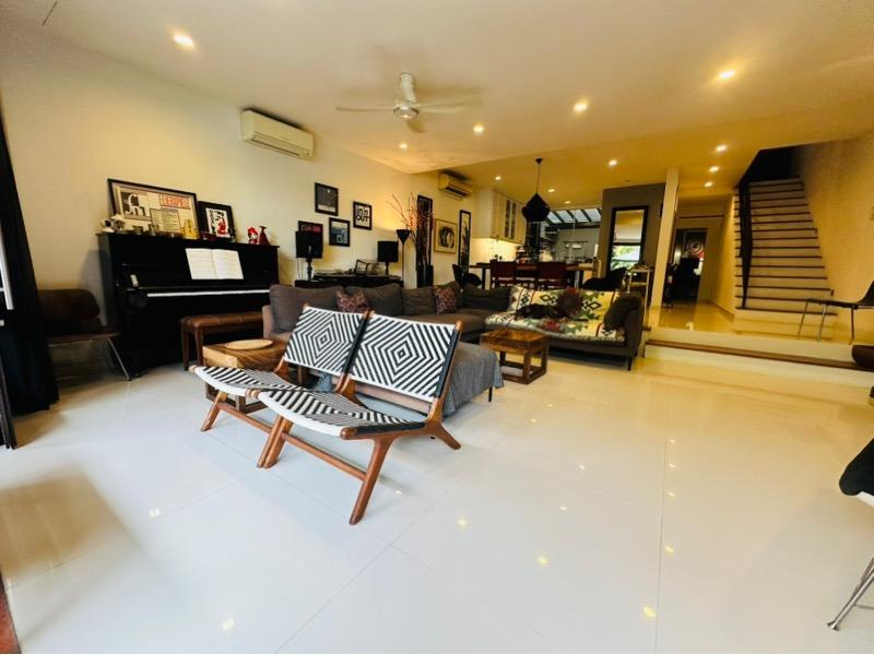 The Windsor Condominium For Sale, $4,180,000, 4 Bed 3 Bath 2,454 sqft $1,703.00 psf Condominium | D20  | Prop-GPT the AI-Powered Property Guru