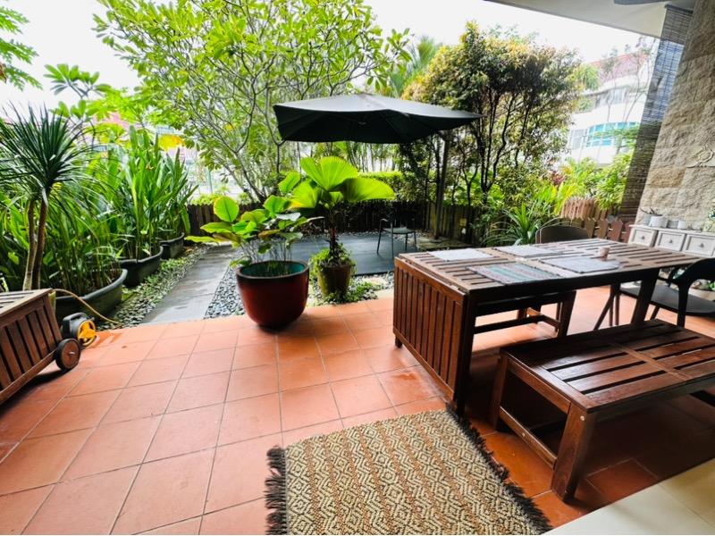 The Windsor Condominium For Sale, $4,180,000, 4 Bed 3 Bath 2,454 sqft $1,703.00 psf