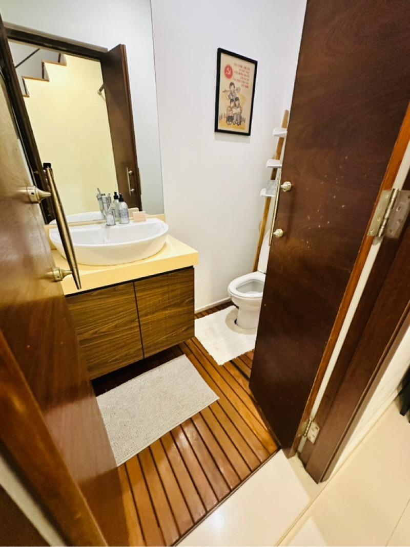 The Windsor Condominium For Sale, $4,180,000, 4 Bed 3 Bath 2,454 sqft $1,703.00 psf