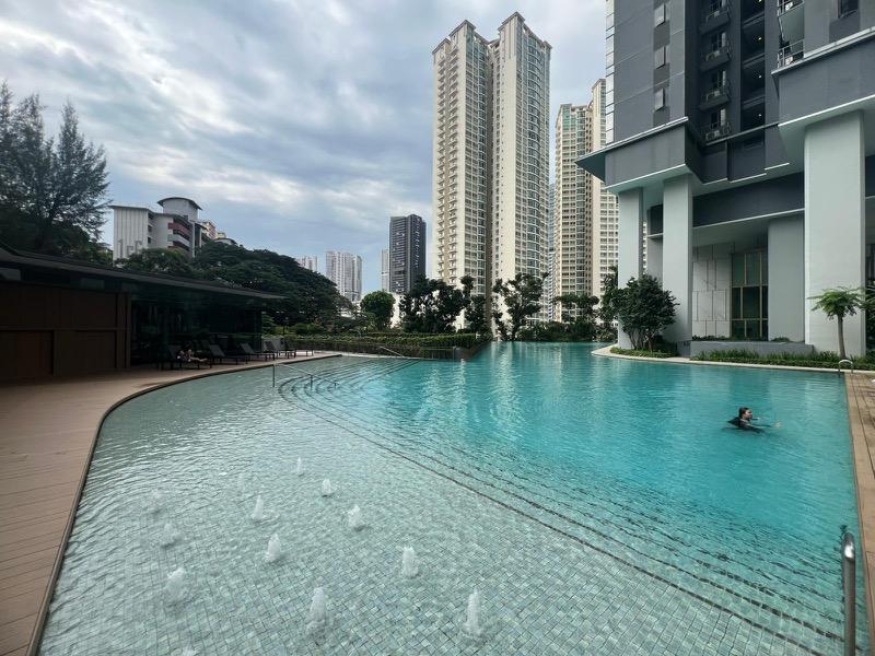 Stirling Residences Condominium For Sale, $1,680,000, 2 Bed 1 Bath 635 sqft $2,646.00 psf